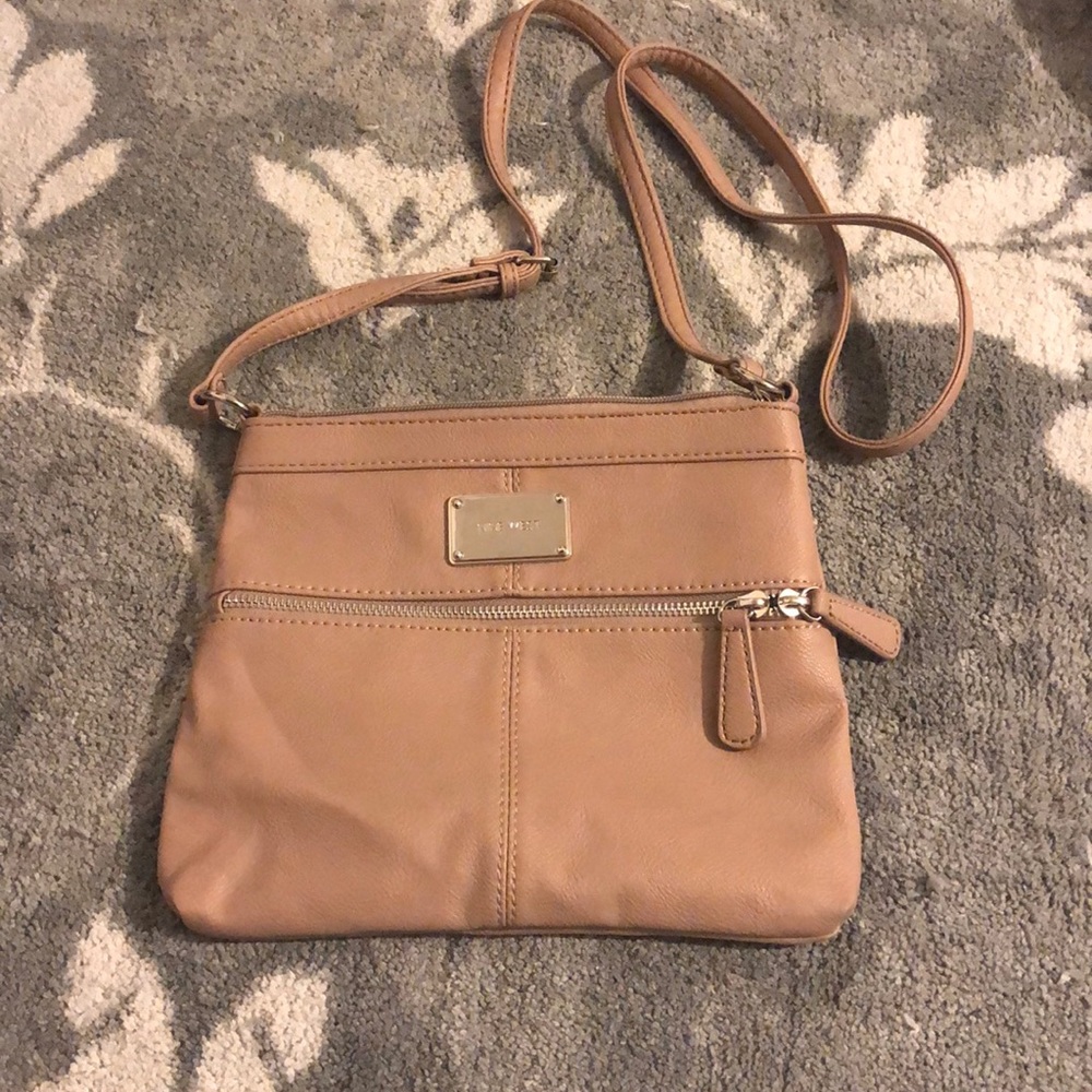 Tan Nine West cross Body with zipper small